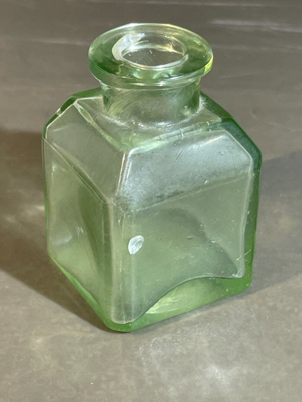 Antique Green Glass Inkwell Bottle (871) - Picture 2 of 2